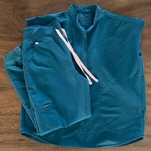 Figs scrubs set